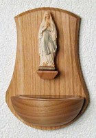 200 Weihwassergefäss Kirschholz mit Madonna von Lourdes