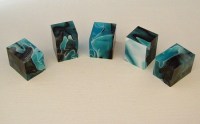 acrylkantel-blaugrünschwarzmitweissenadern-50x38x38