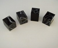 acrylkantel-schwarzmitweissenadern-50x38x38