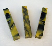 acrylkantel-gruengelb-schwarzeadern