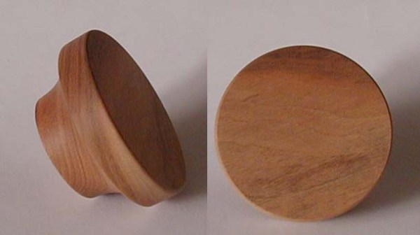 0084 Möbelknopf Nussbaum Durchmesser 60mm