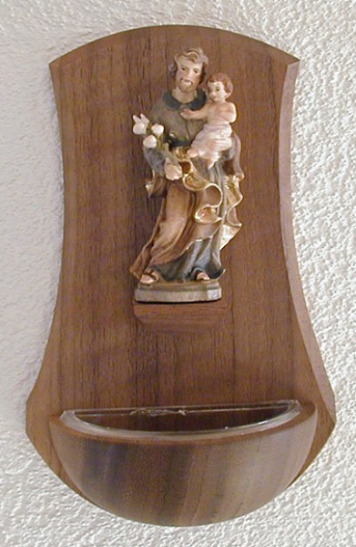 410 Weihwassergefäss Nussbaumholz mit Hl. Josef