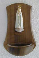 425 Weihwassergefäss Nussbaumholz mit Madonna von Fatima