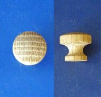 miniatur-mobelknopf-eichenholz