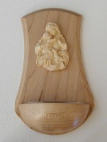 weihwassergefaess-ahorn-madonna-natur
