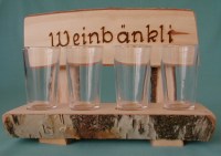 Weinbank mit 4 Gläser